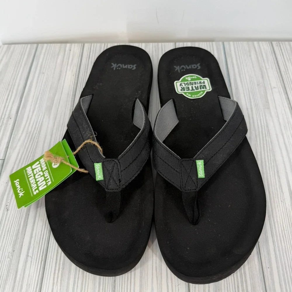 Sanuk mens Burm Black Water Friendly Yoga Mat Flip Flop Sandals Mens Size 9 NEW
